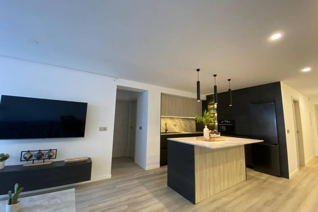 Precioso Apartamento A Estrenar En Centro De Нерха Екстер'єр фото