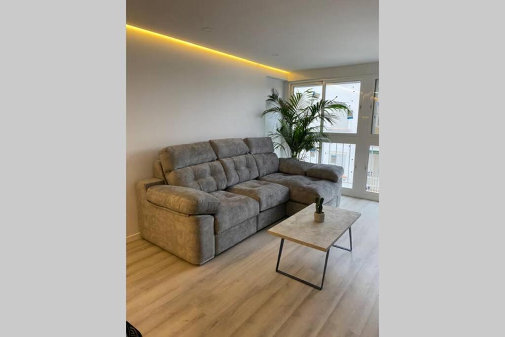 Precioso Apartamento A Estrenar En Centro De Нерха Екстер'єр фото